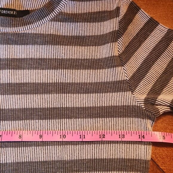 Forever 21 Short Sleeve Ribbed Bodycon Knee Length Dress, Medium, Grey Stripes - Picture 3 of 7